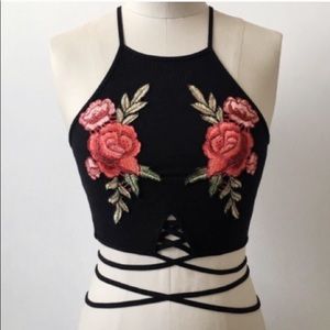 Black rose crop top! 🌹🥀